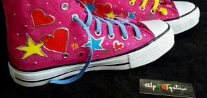 zapatillas-pintadas-a-mano-estrellas-corazones-alpartgata (2)